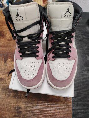Women’s Air Jordan 1 Mid SE “Light Mulberry/Berry Pink,” style DC7267-500, women